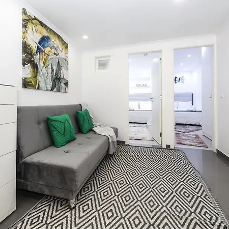 Dina House * Nazaré