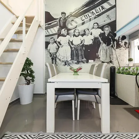 Dina House * Nazaré